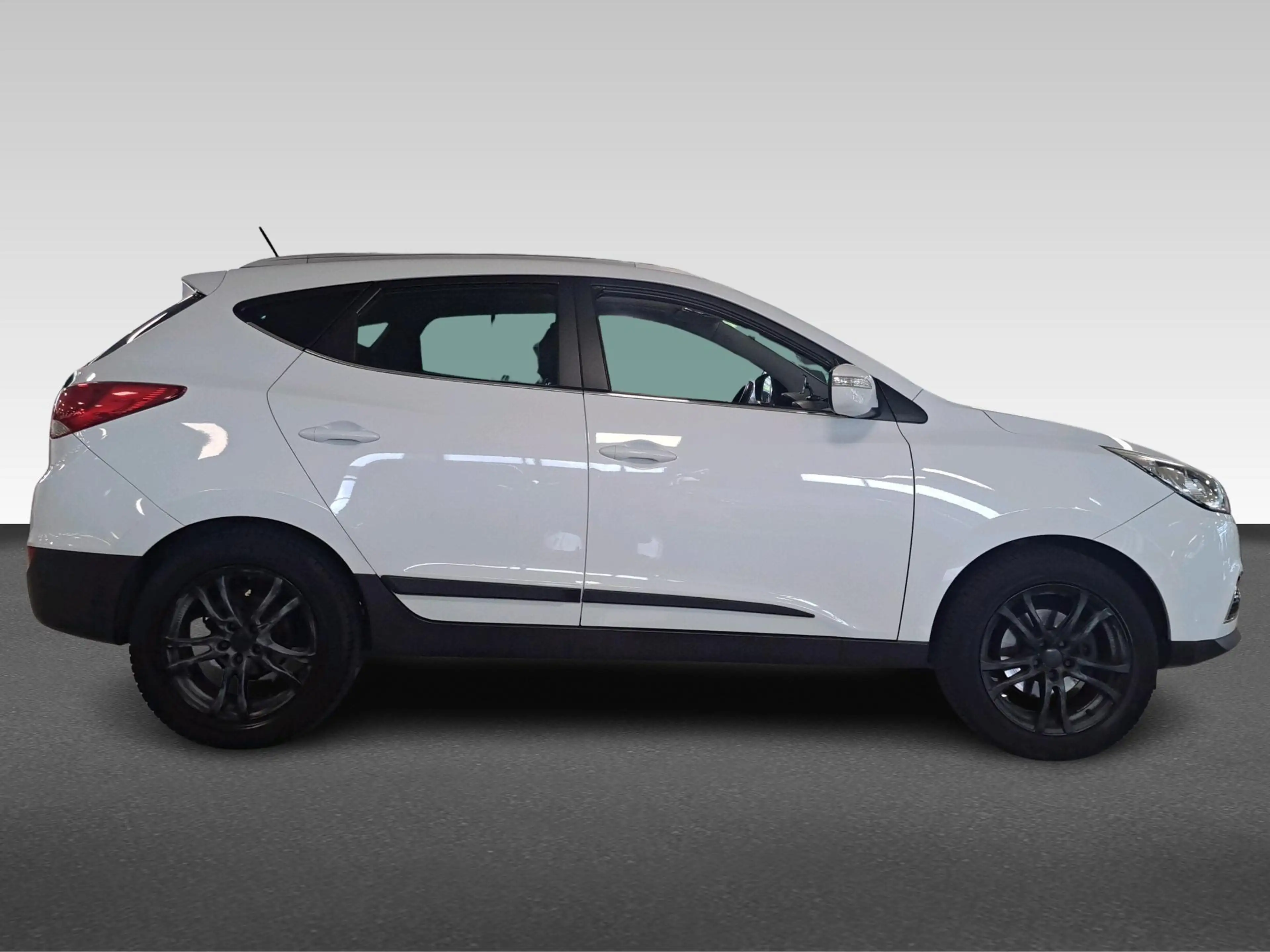 Hyundai iX35 2.0i Business Edition — photo 9