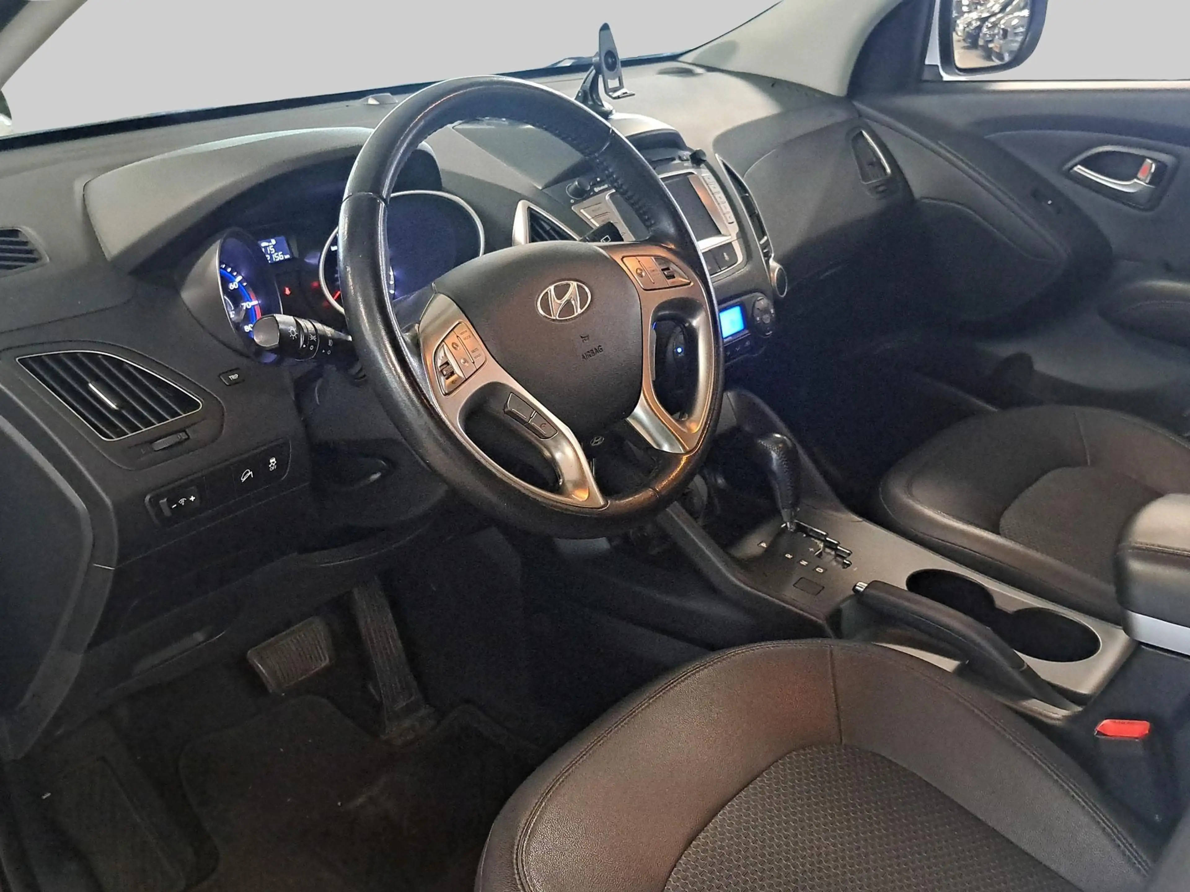 Hyundai iX35 2.0i Business Edition — photo 4