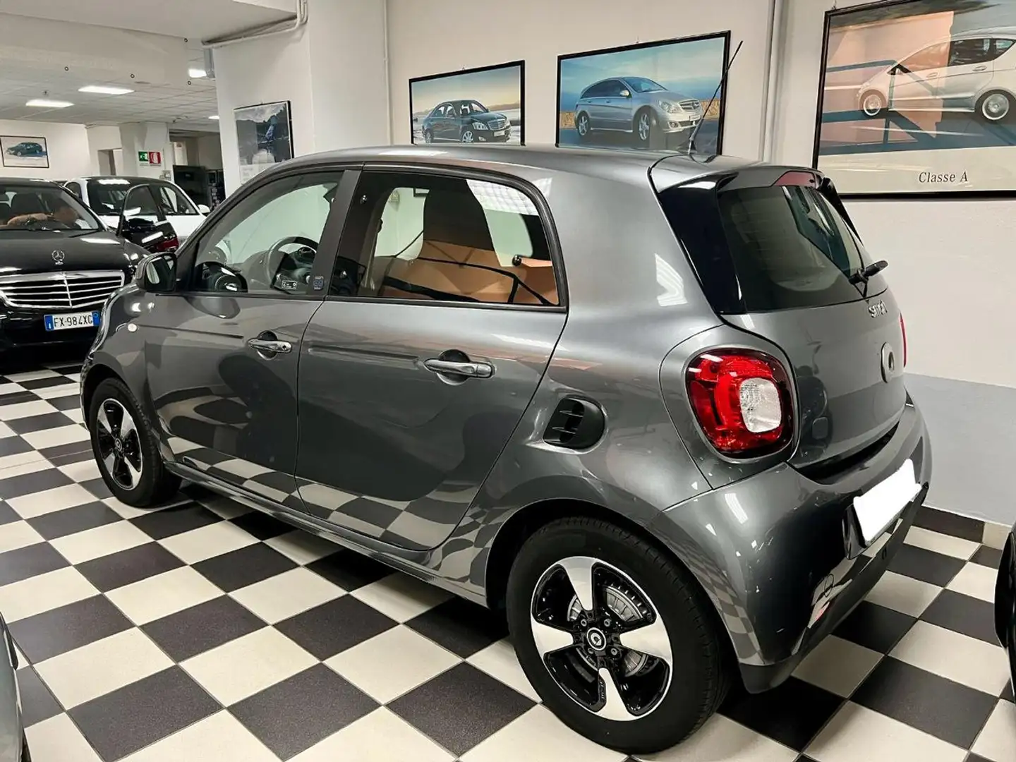 smart forFour EQ Passion Grigio - 2