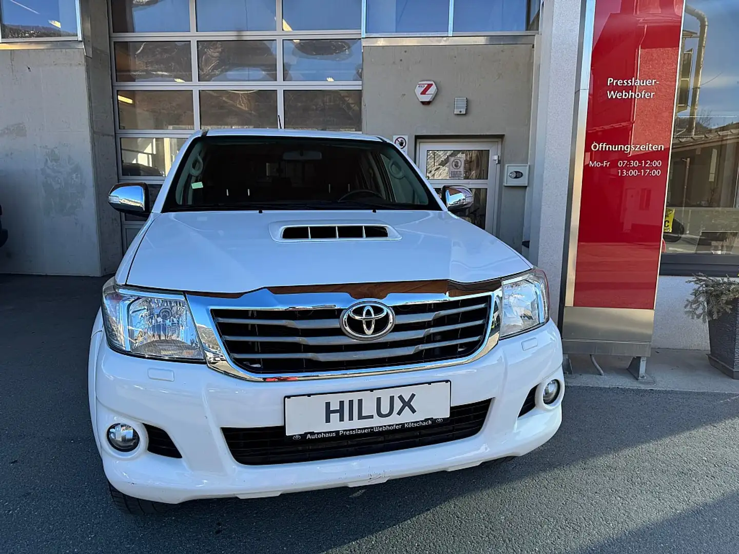 Toyota Hilux DK City 4x4 3,0 D-4D 170 Aut. Белый - 2