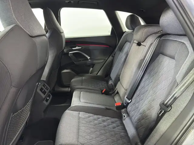 Audi Q5 view 15