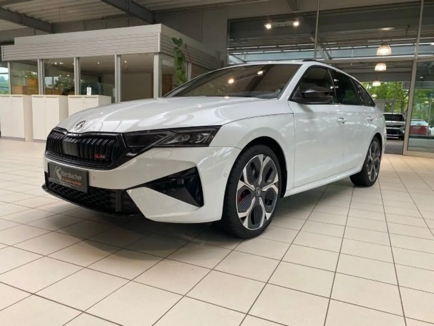 Skoda Octavia Combi RS 2,0 TSI 195 kW 7-Gang-DSG Verfü Weiß - 2