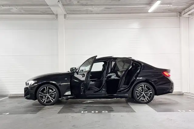 BMW 3 Series view 3