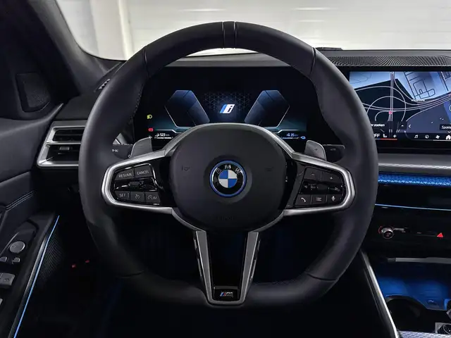 BMW 3 Series view 12