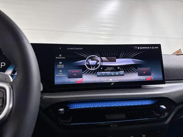 BMW 3 Series view 14