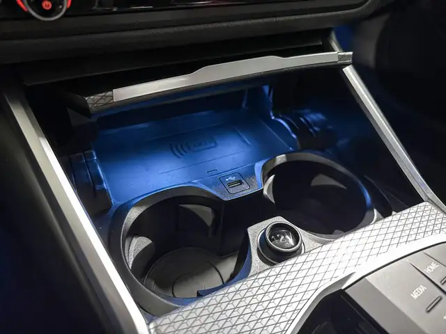 BMW 3 Series view 15