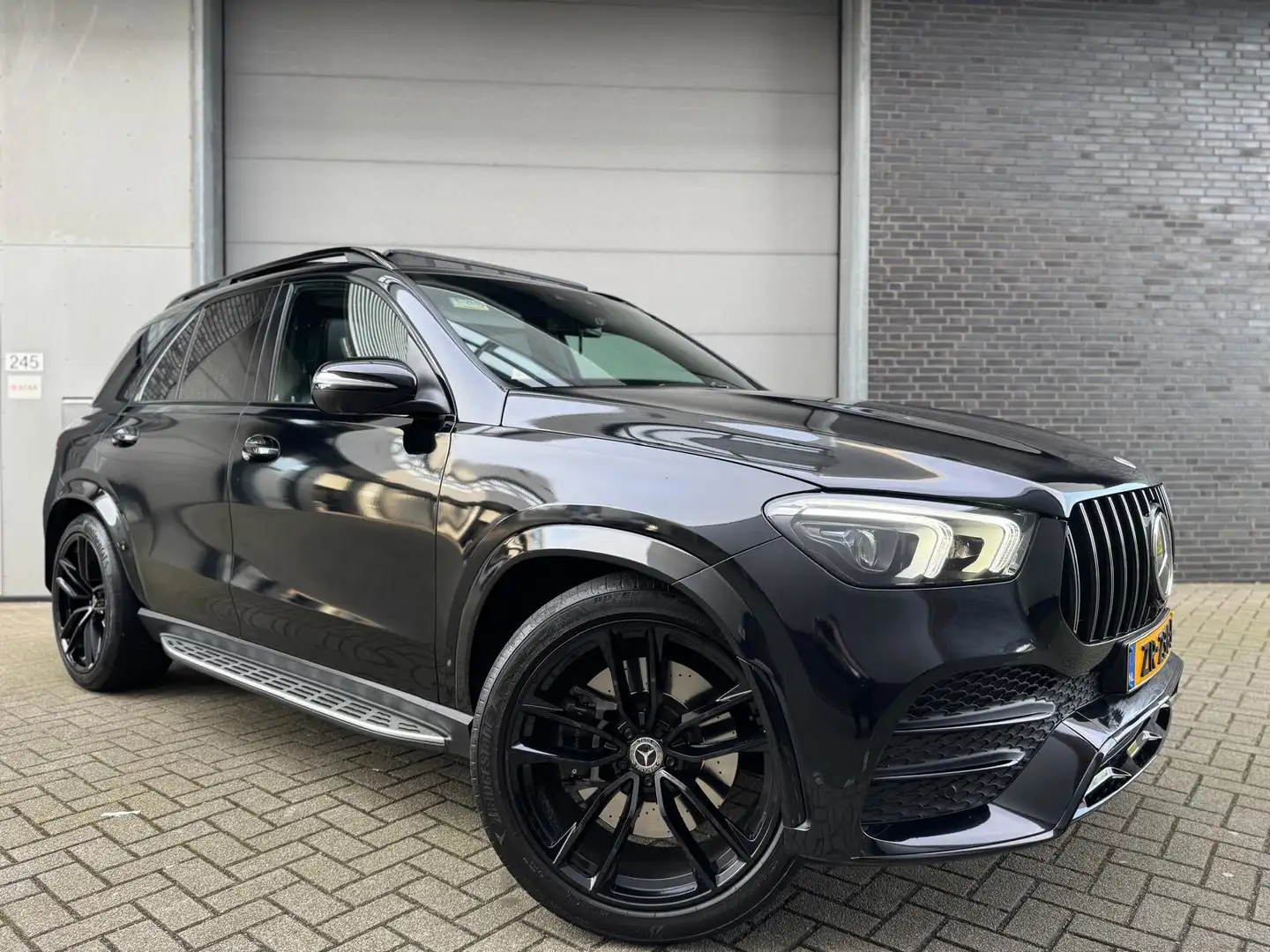 Mercedes-Benz GLE 450 4MATIC Premium Plus [Pano|Burmester|360 camera|Dea Zwart - 1