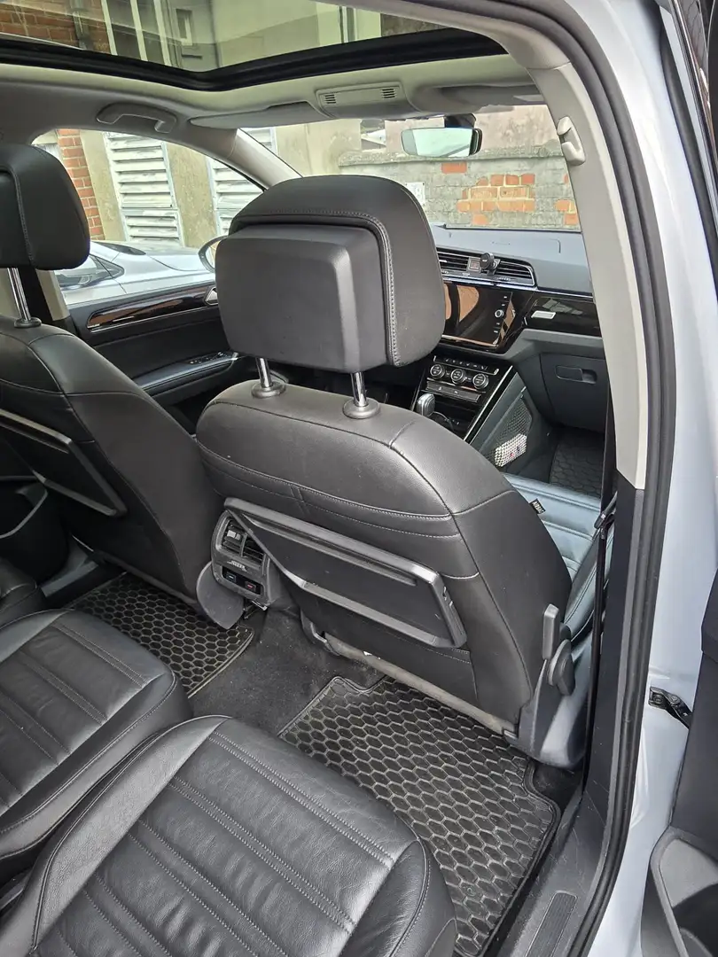 Volkswagen Touran 1.6 TDi SCR Highline DSG (EU6.2) - 1