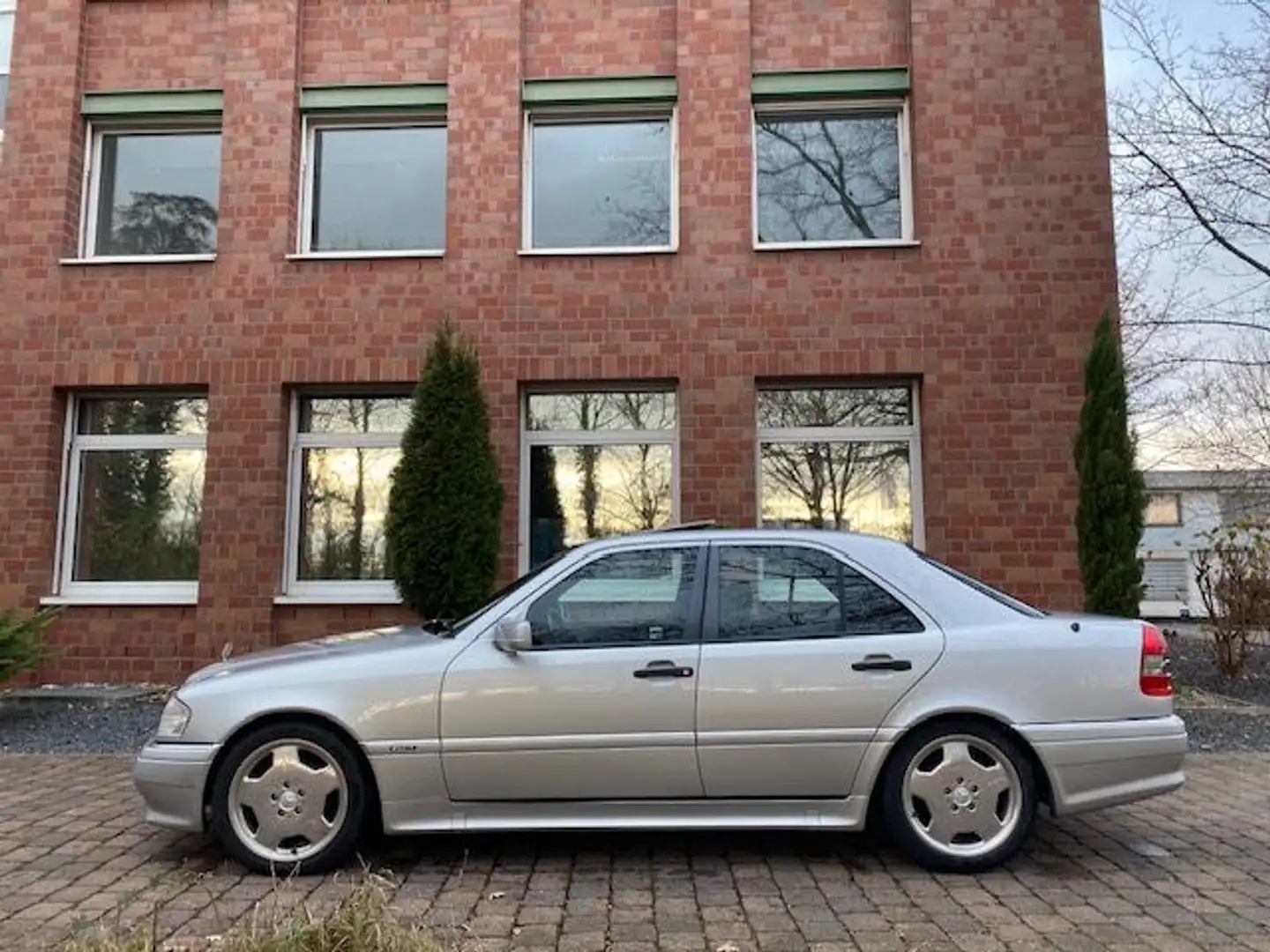 Mercedes-Benz C 280 SPORT AMG Paket ab Werk! tolle Ausstattung Argent - 2