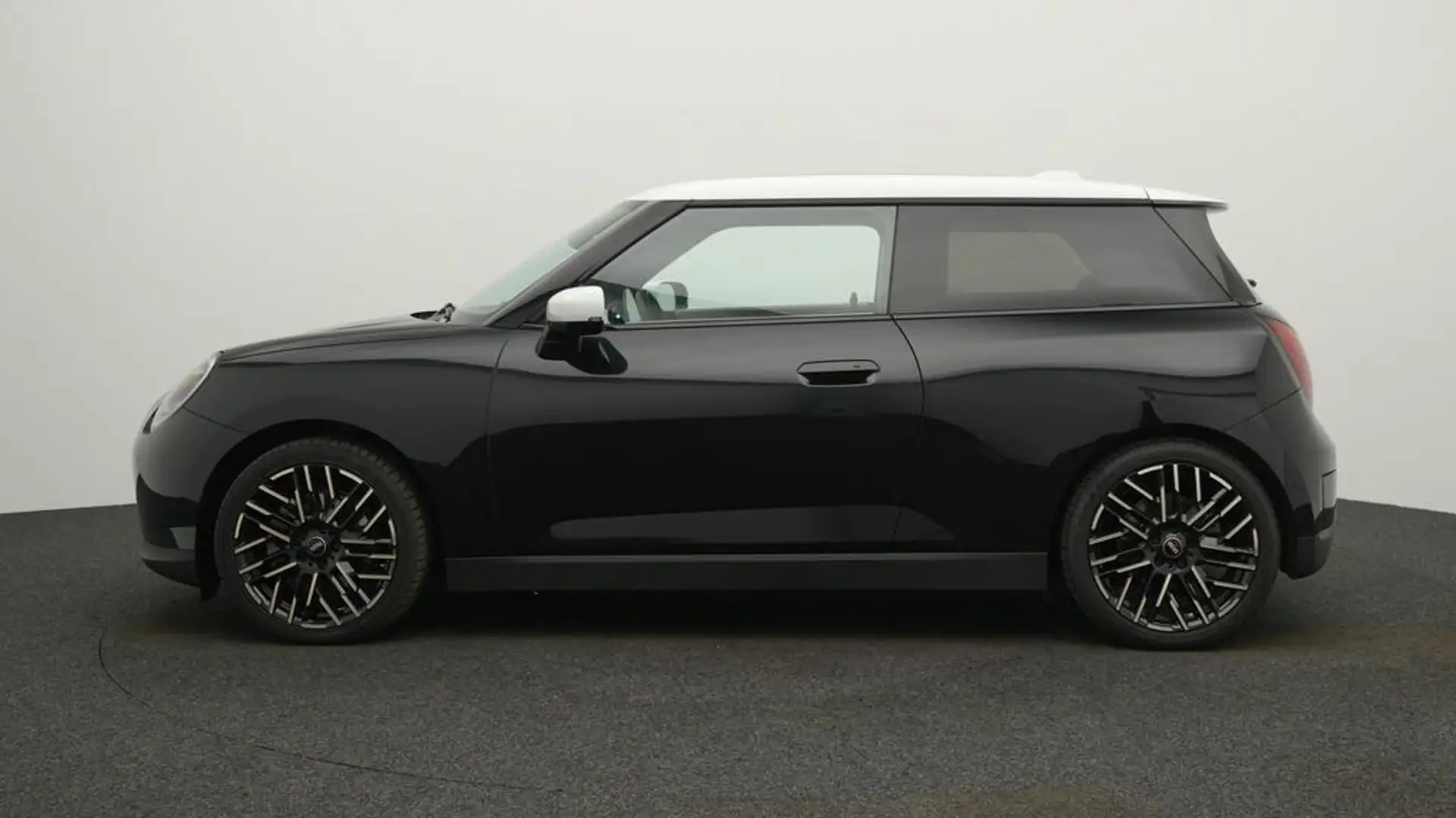 MINI Cooper SE Favoured Trim Noir - 2