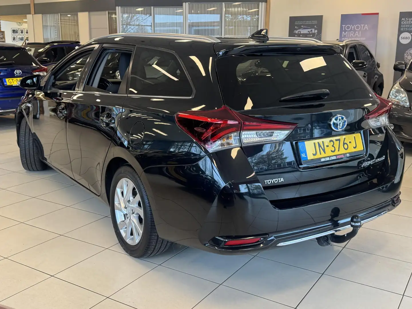 Toyota Auris 1.8 Hybrid Trend Trekhaak Navi Panoramadak Noir - 2