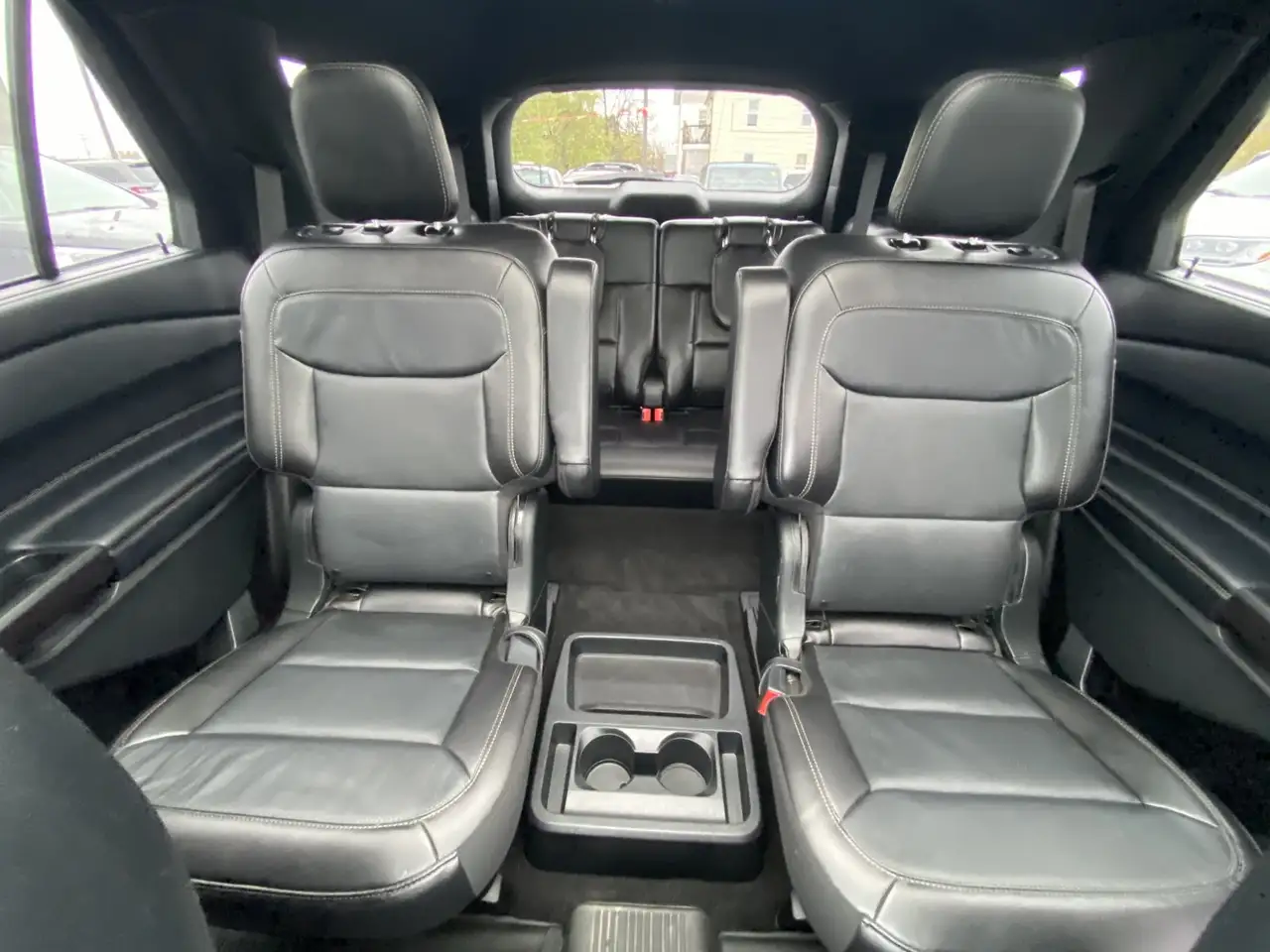 Ford Explorer photo Ford Explorer