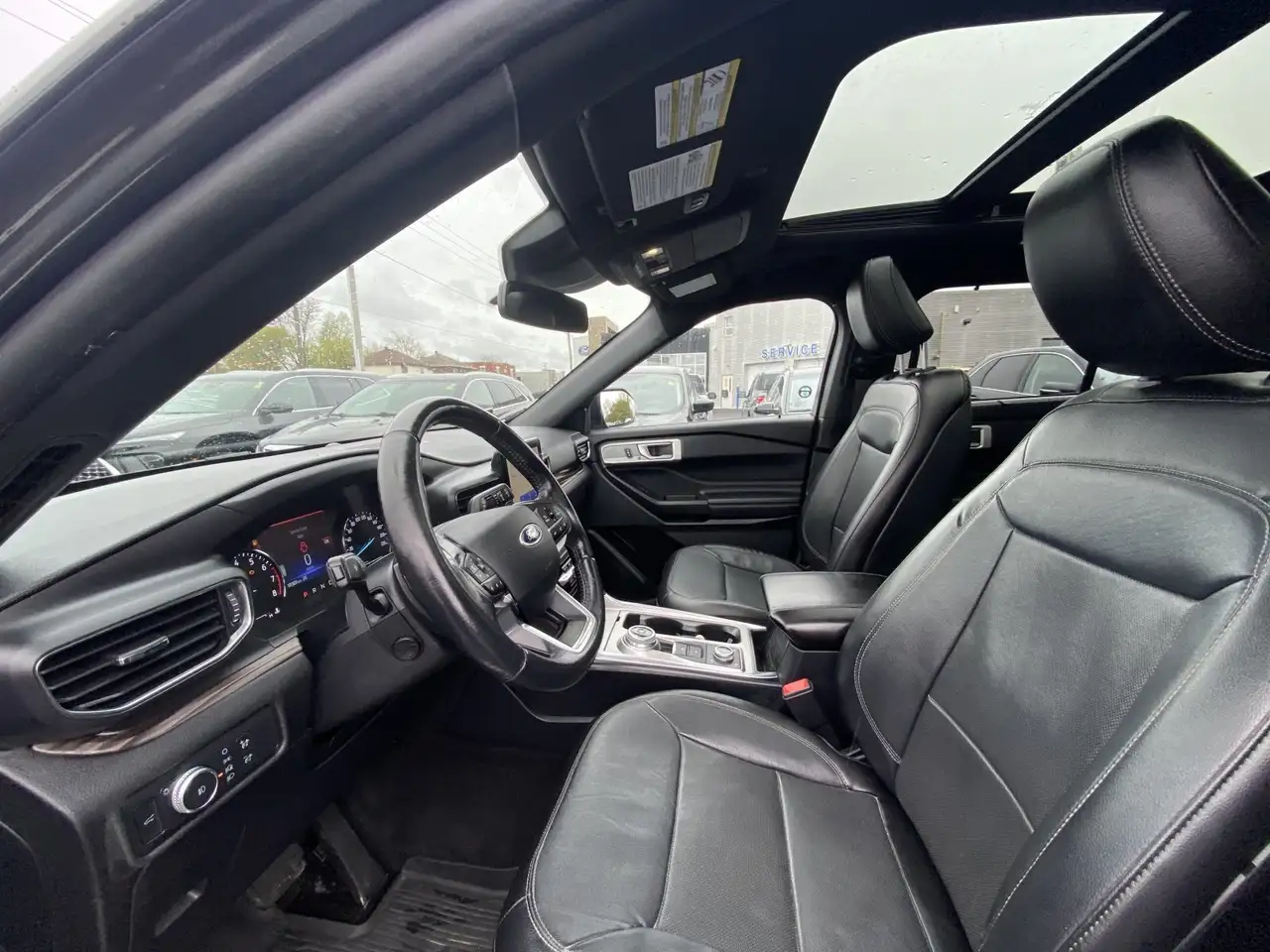 Ford Explorer photo Ford Explorer