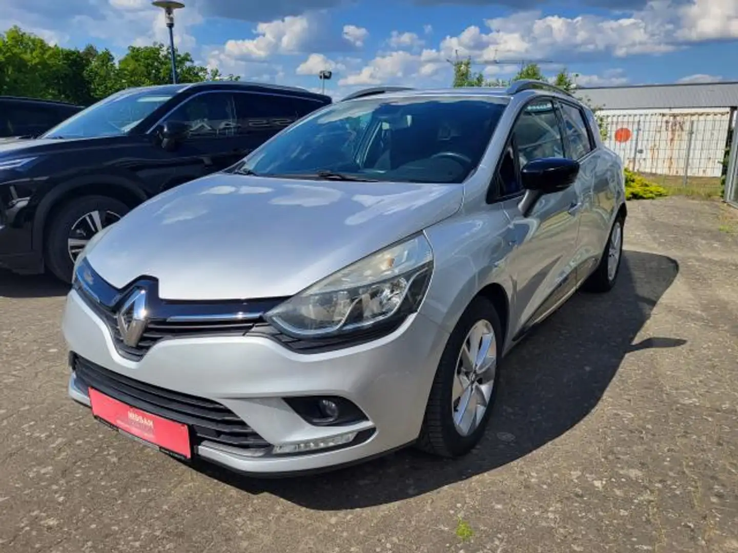Renault Clio IV GRANDTOUR LIMITED ALLWETTER AHK NAVI Argent - 2