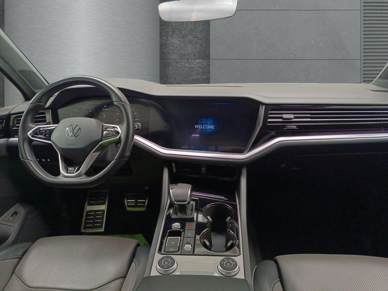 Volkswagen Touareg 3.0 TDI "R-LINE" 286 PS DSG+IQ.LIGHT+AHK+PANO+AREA — photo 14