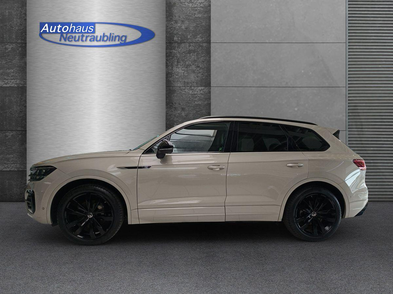 Volkswagen Touareg 3.0 TDI "R-LINE" 286 PS DSG+IQ.LIGHT+AHK+PANO+AREA — photo 3