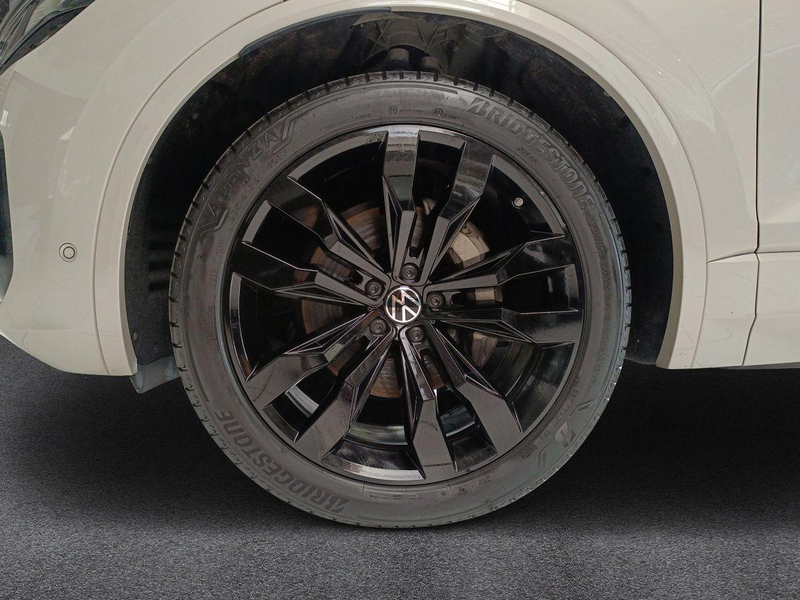 Volkswagen Touareg 3.0 TDI "R-LINE" 286 PS DSG+IQ.LIGHT+AHK+PANO+AREA — photo 11