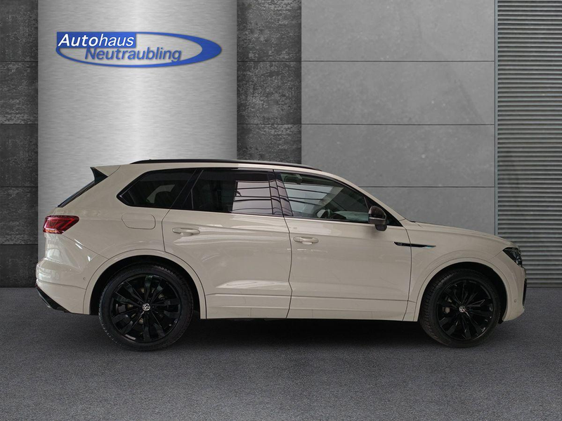 Volkswagen Touareg 3.0 TDI "R-LINE" 286 PS DSG+IQ.LIGHT+AHK+PANO+AREA — photo 7