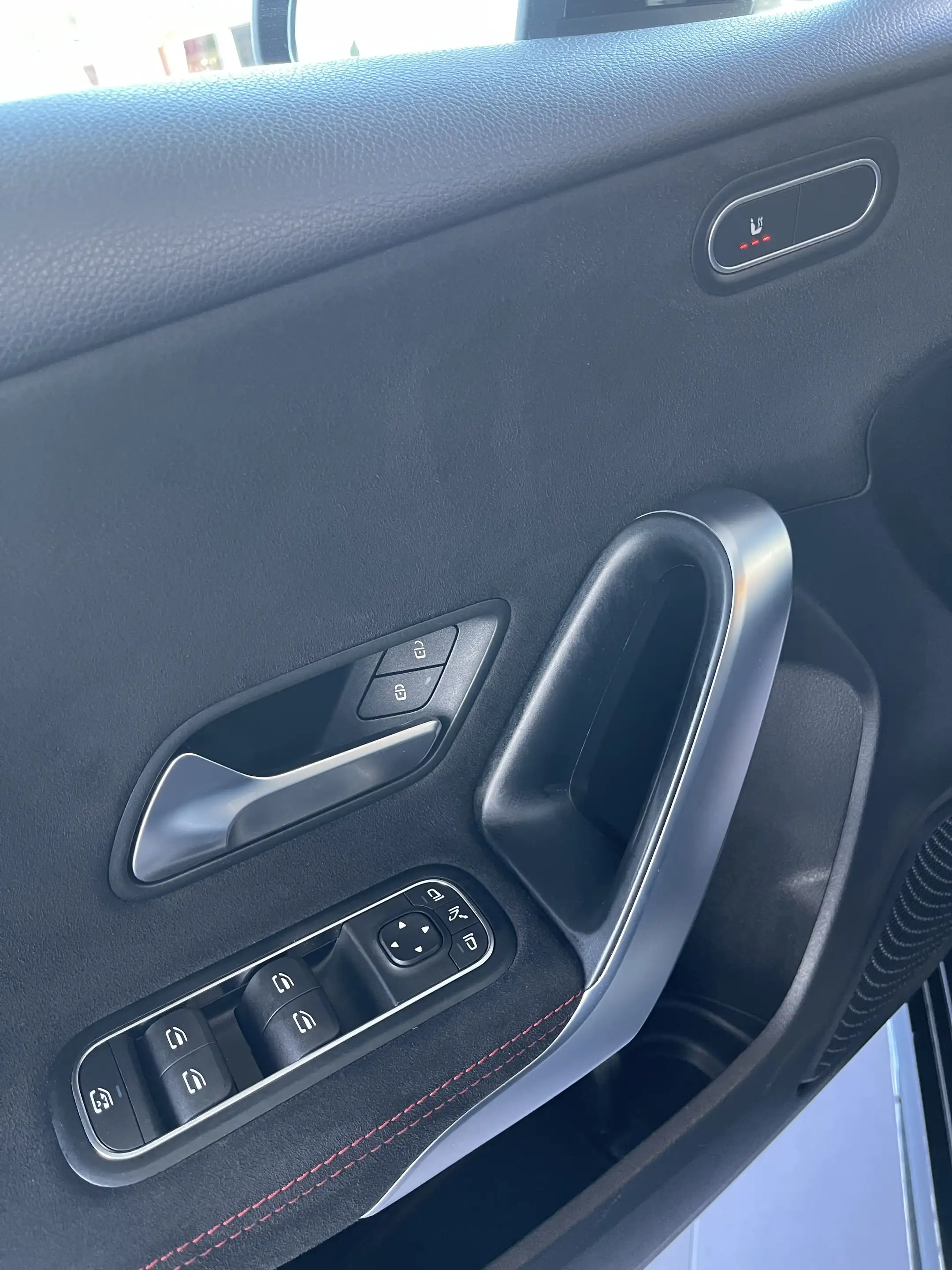 Mercedes-Benz A 180 d *** GARANTIE + PACK AMG + LED + GPS + CUIR *** — photo 15