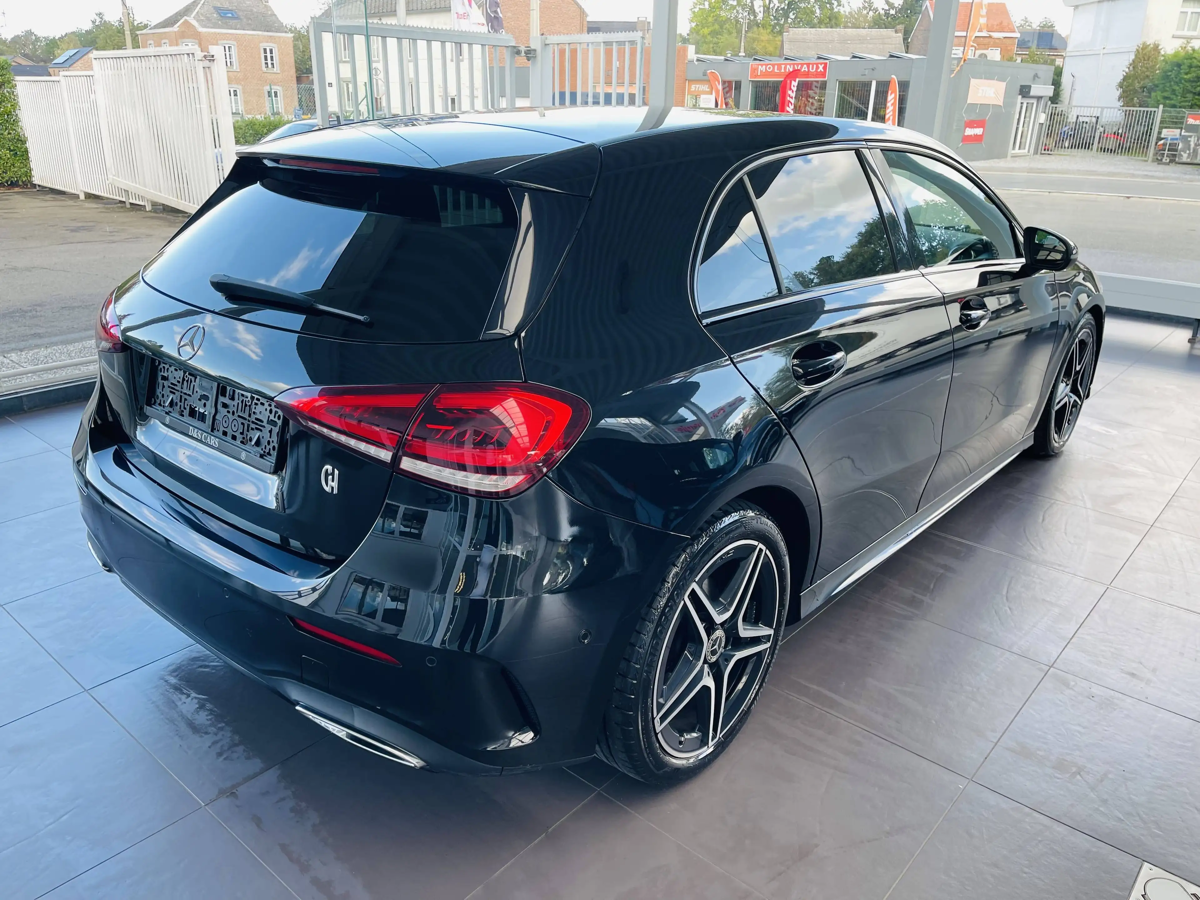 Mercedes-Benz A 180 d *** GARANTIE + PACK AMG + LED + GPS + CUIR *** — photo 6