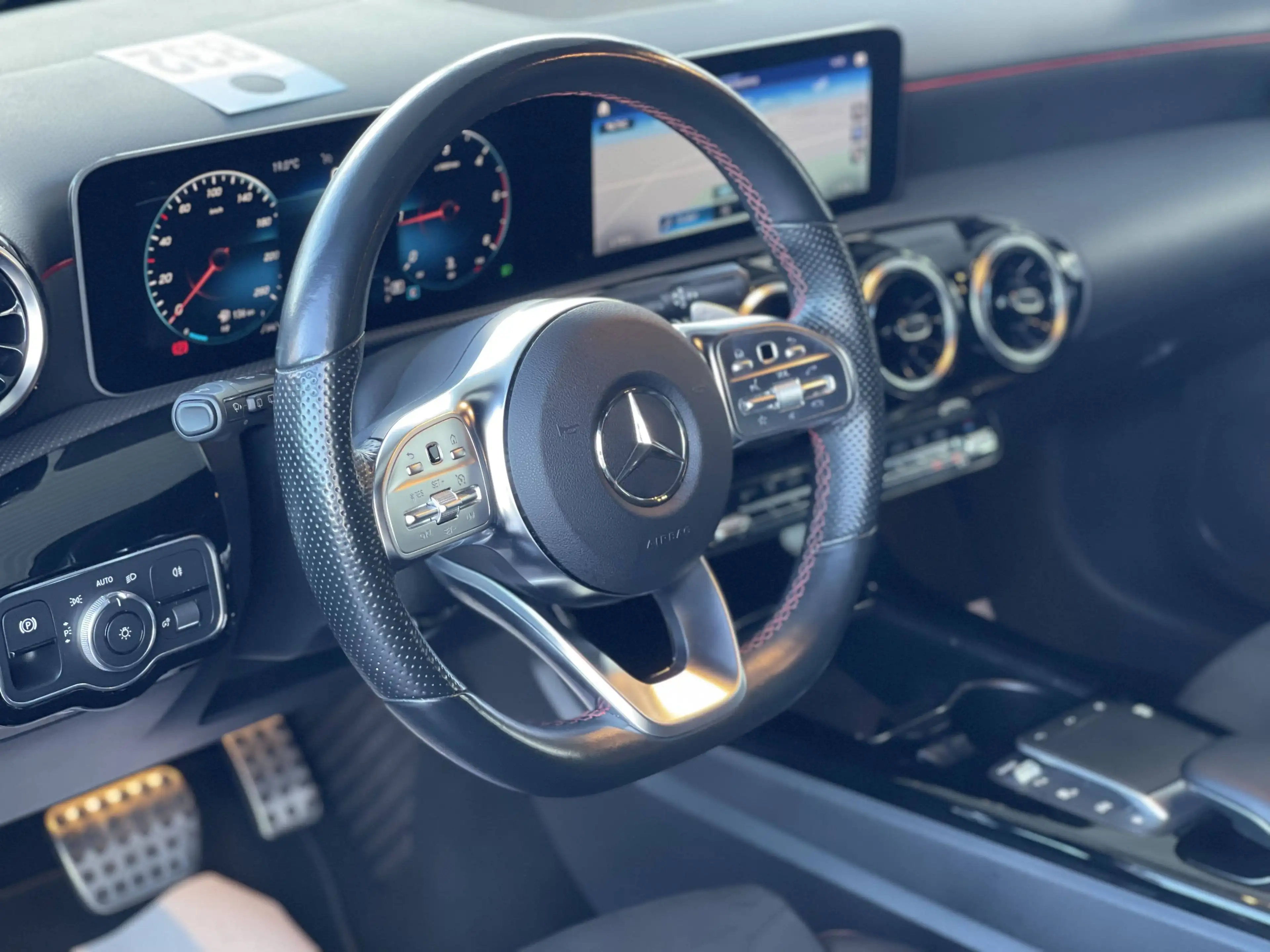 Mercedes-Benz A 180 d *** GARANTIE + PACK AMG + LED + GPS + CUIR *** — photo 14
