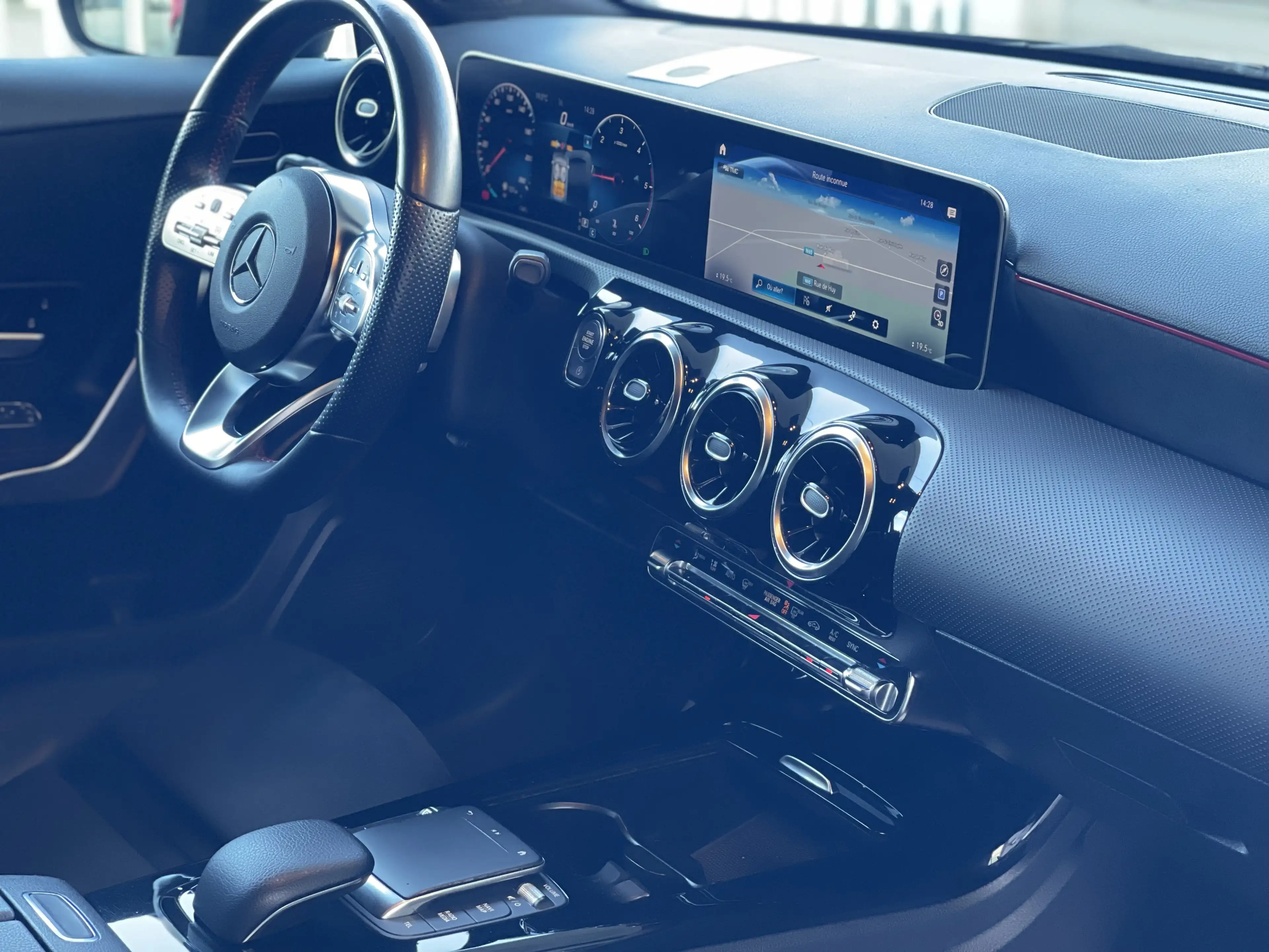 Mercedes-Benz A 180 d *** GARANTIE + PACK AMG + LED + GPS + CUIR *** — photo 13