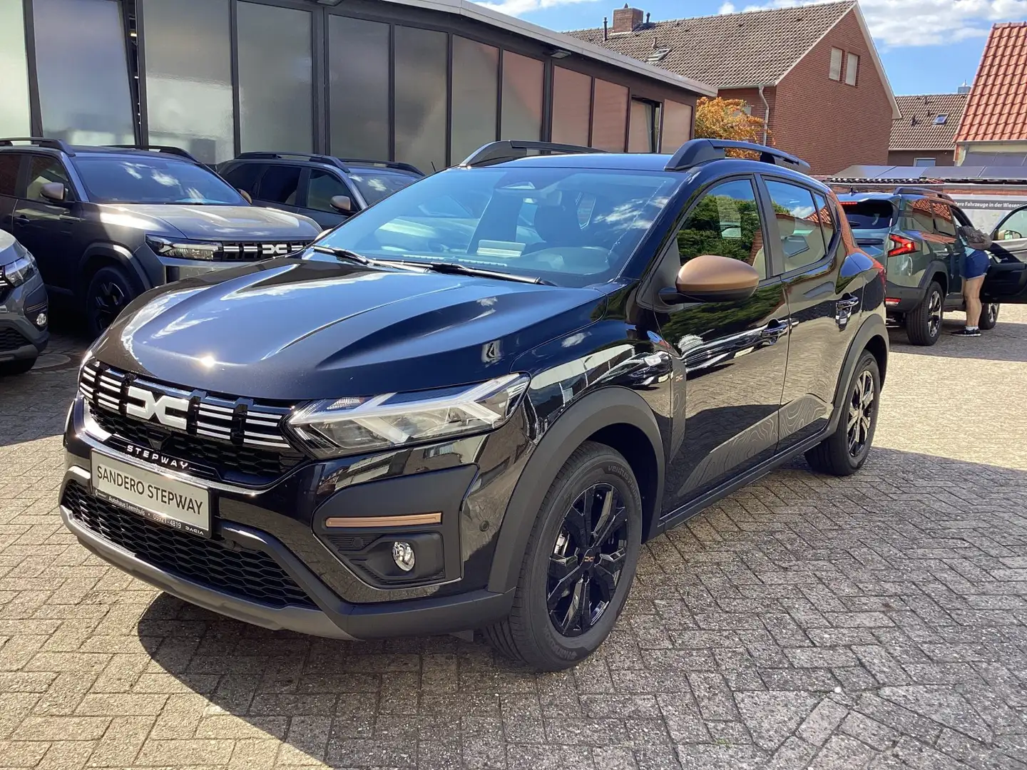 Dacia Sandero Stepway Extreme + 1.0 TCe 100 LPG Noir - 1
