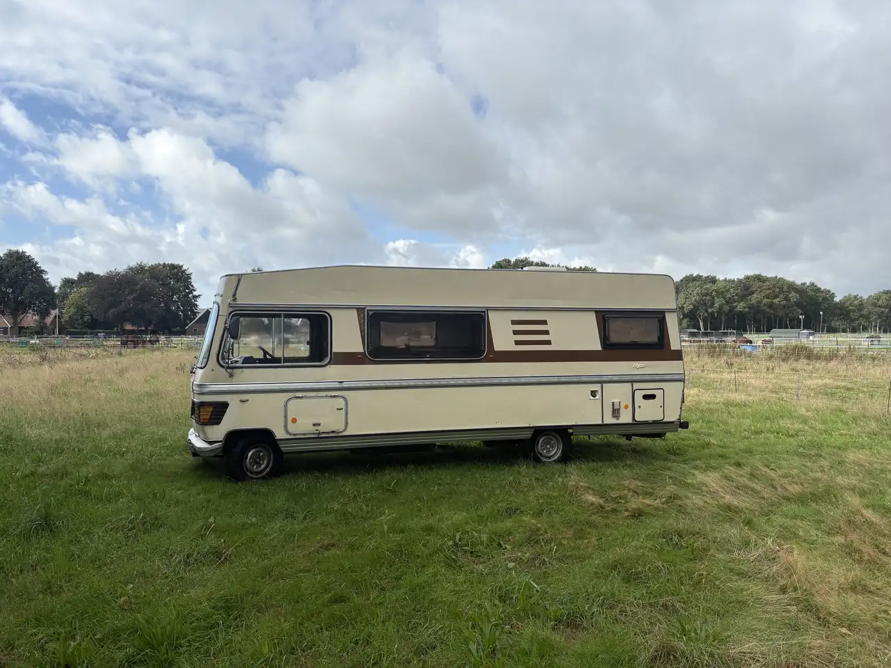 Mercedes-Benz 208 Hymer Camper, foto 3