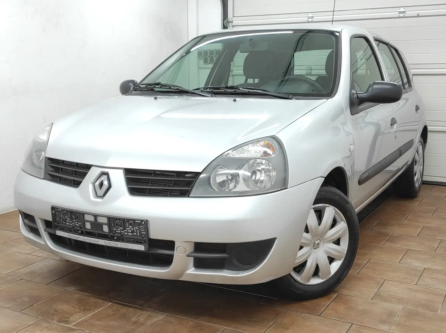 Renault Clio 1.2 *TÜV NEU* ALLWETTER KLIMA 1-HAND ZV Campus Silber - 1