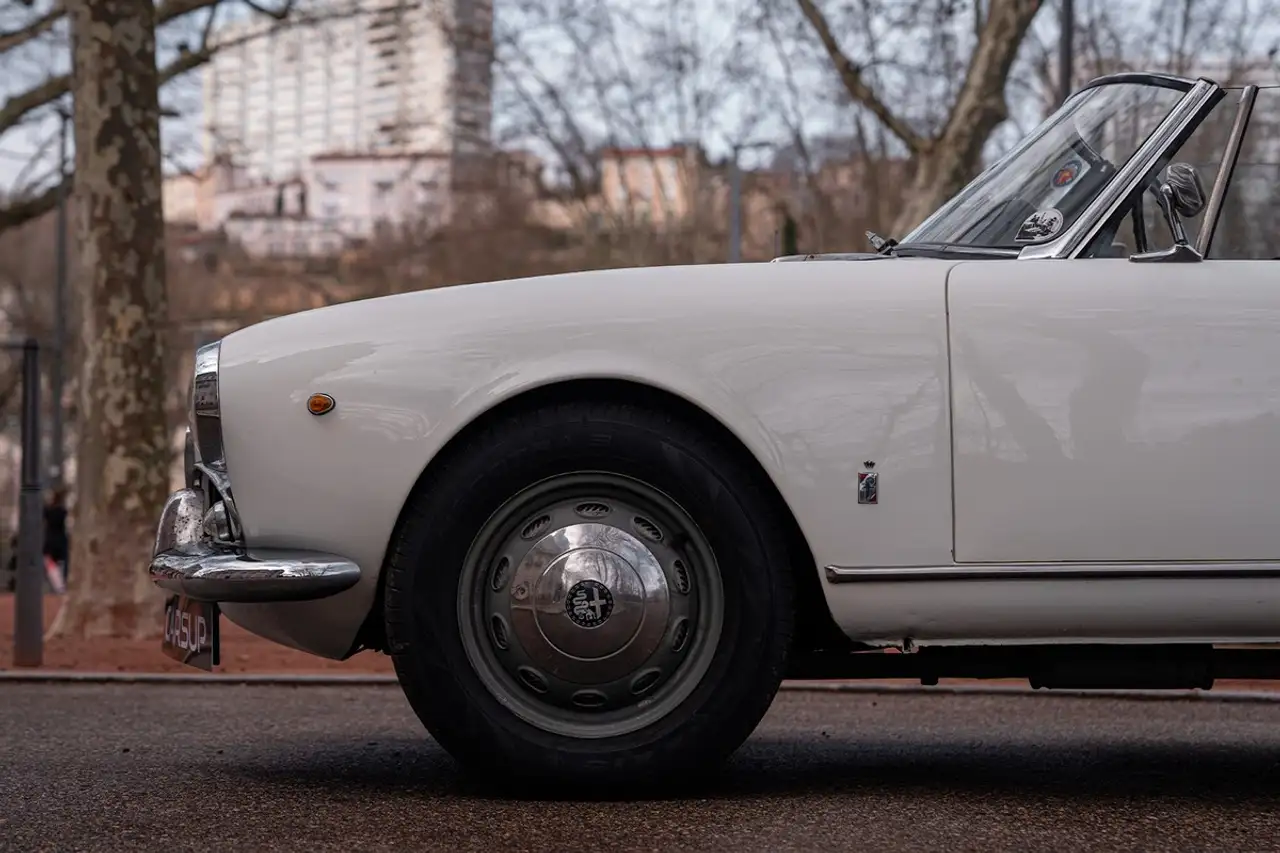 Alfa Romeo Giulia Spider 1600 freins à tambours - Collection - 92cv - bel exemplaire, foto 12