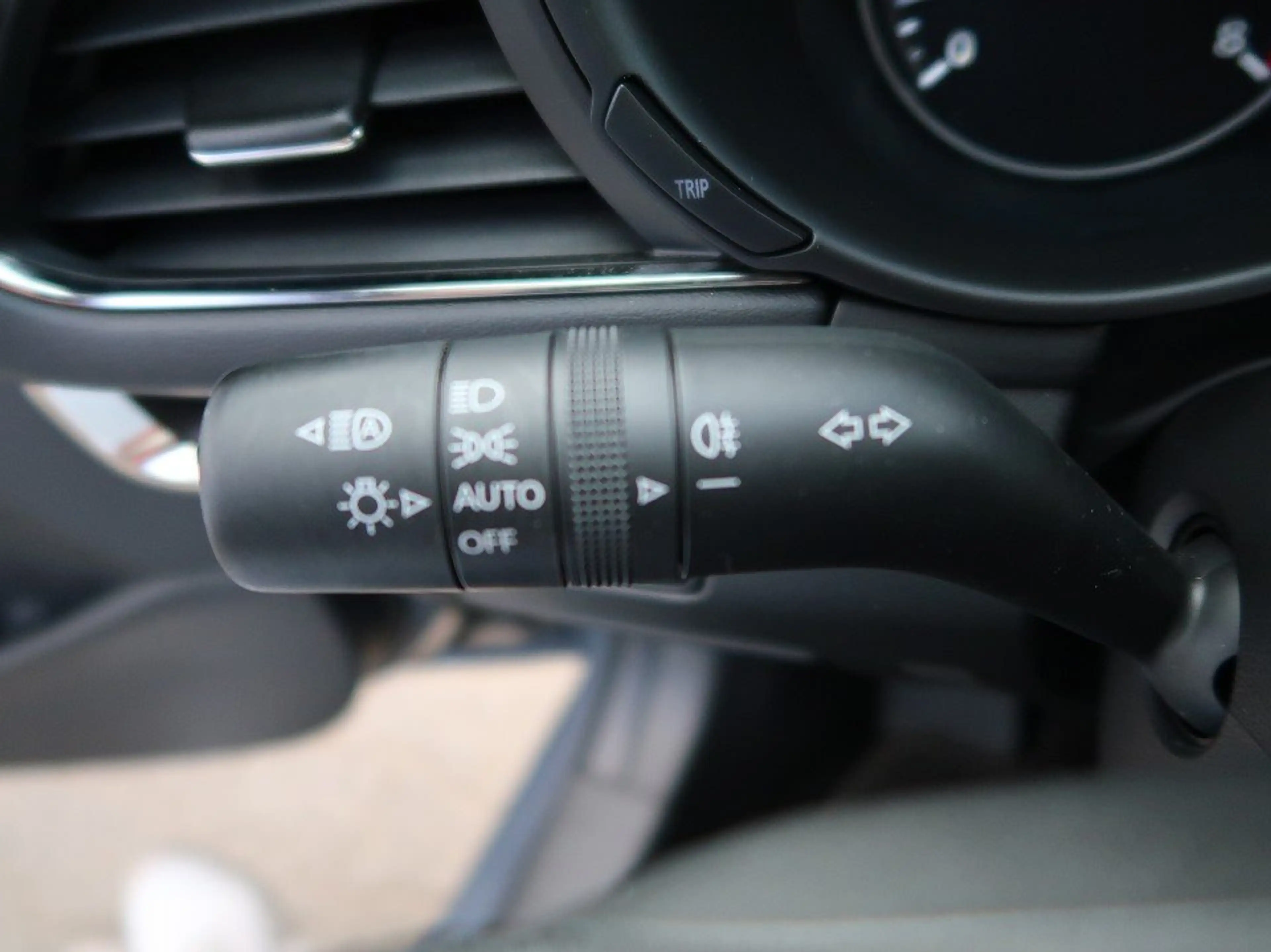 Mazda 3 SKYACTIV-G 2.0 *1. Damenhand*TOPgepflegt*Extras* S — photo 17