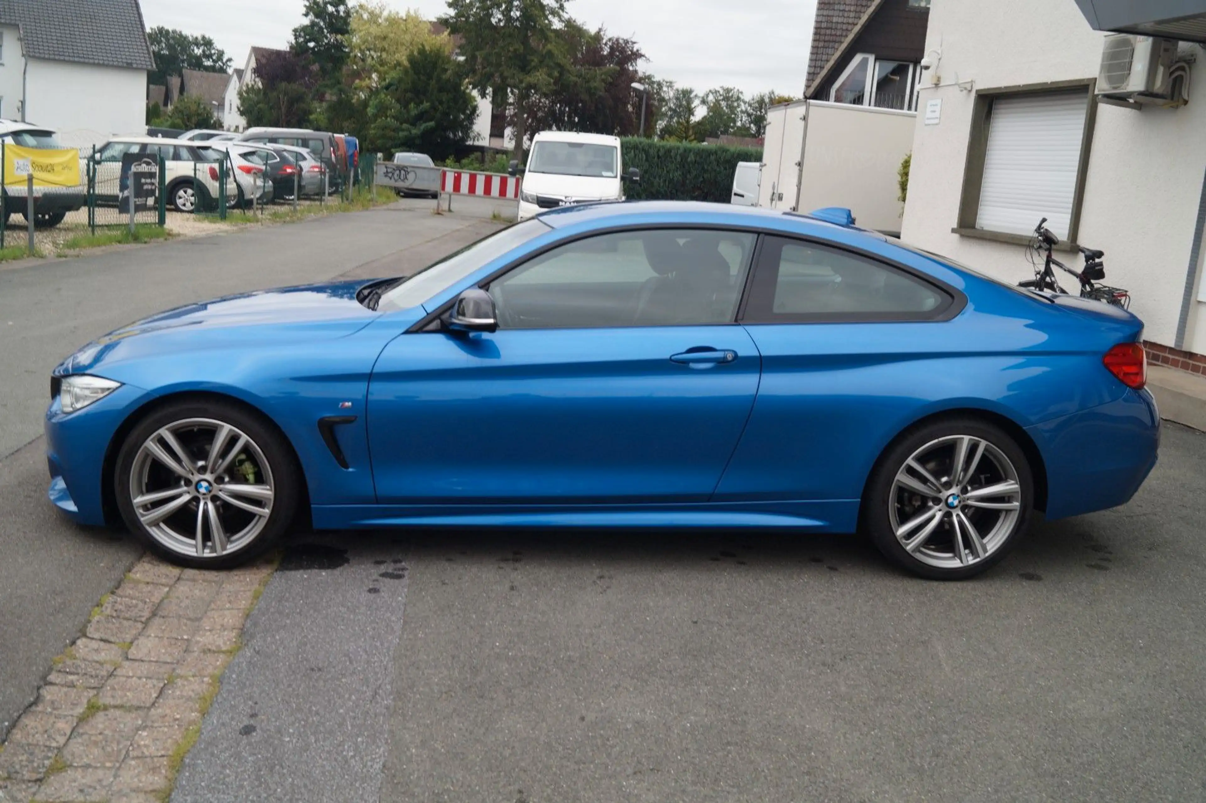 BMW 420 i Coupe*M-Paket*Bi-Xenon*Navi*Alcantara*2.Hd — photo 4