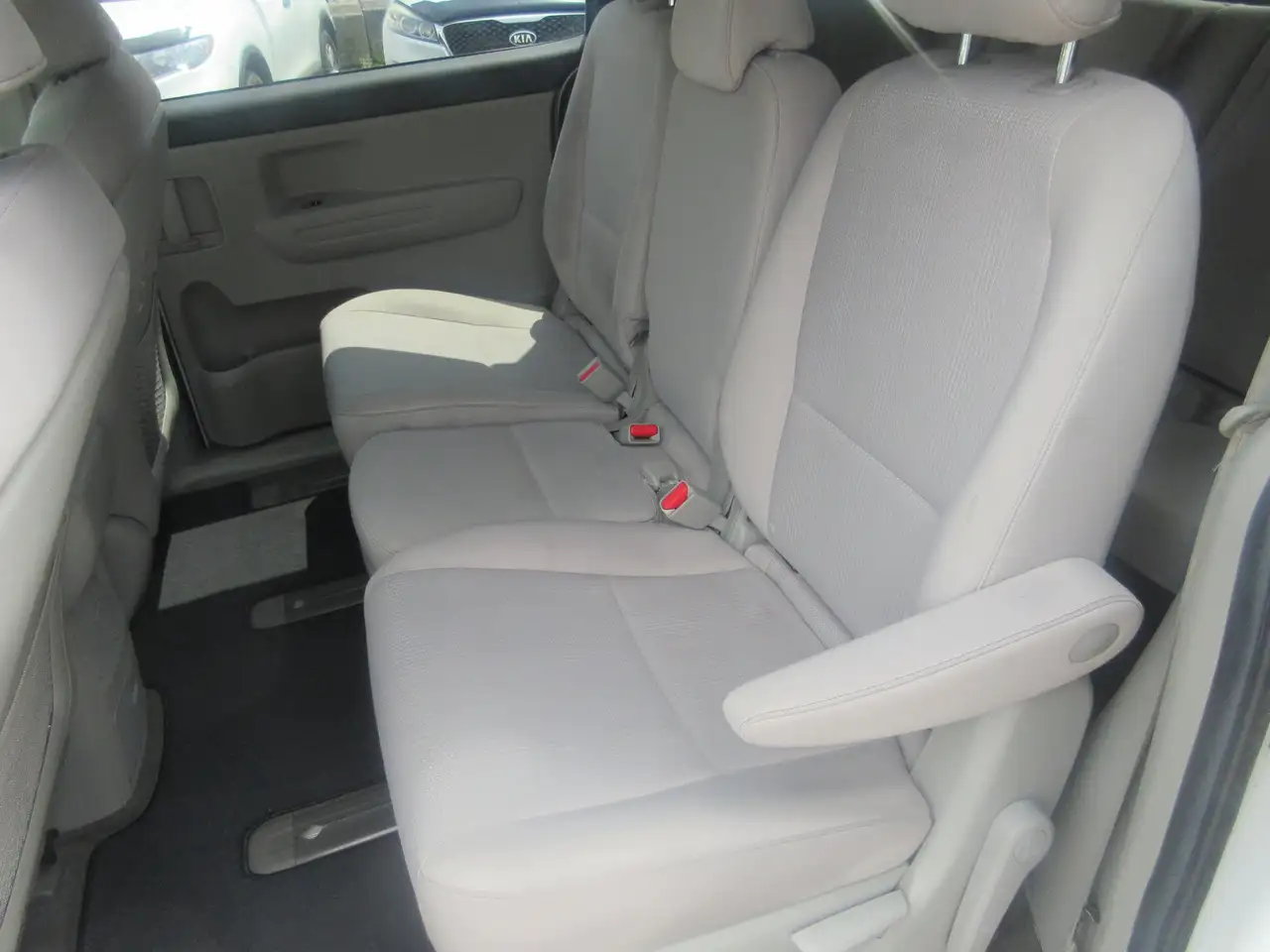 Kia Sedona снимка Kia Sedona