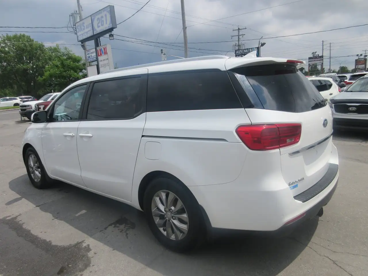 Kia Sedona снимка Kia Sedona