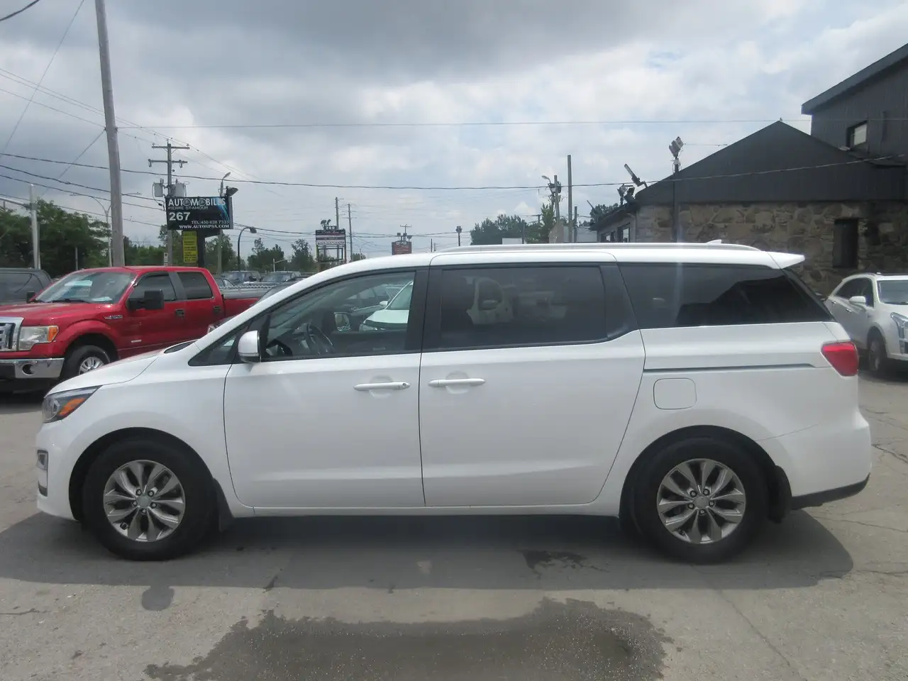 Kia Sedona снимка Kia Sedona