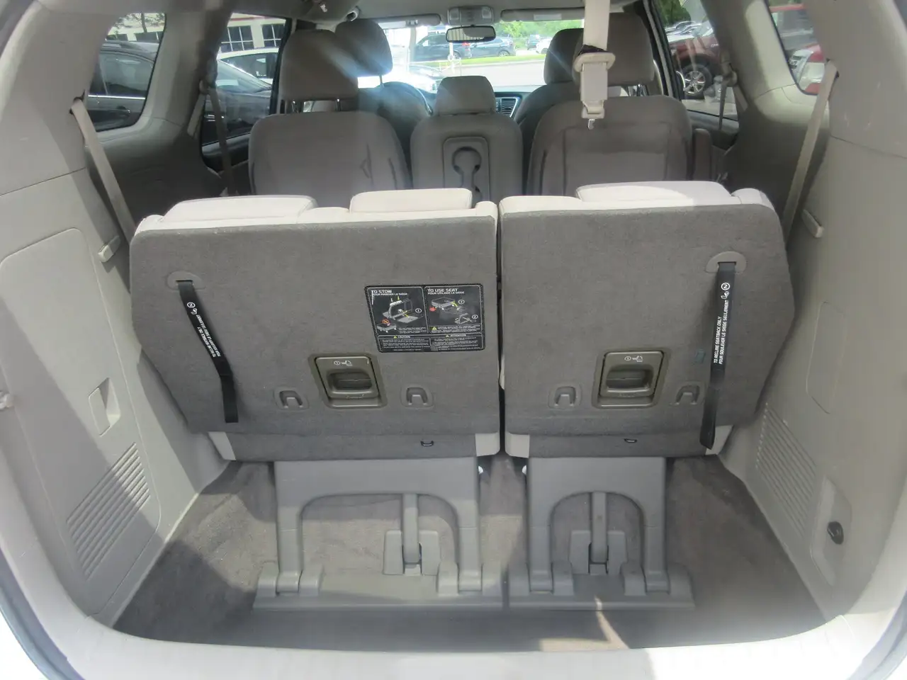 Kia Sedona снимка Kia Sedona