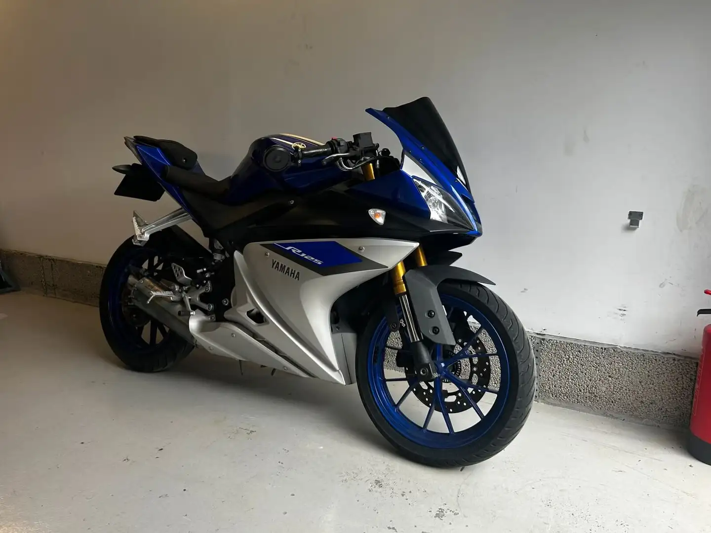Yamaha YZF-R125 Blue - 2