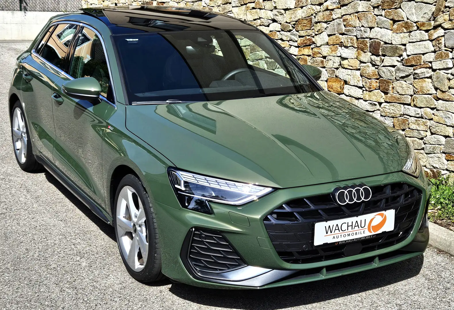 Audi A3 *****VERKAUFT**** 35 TDI S-tronic*3 x S-line*PANO* Grün - 2
