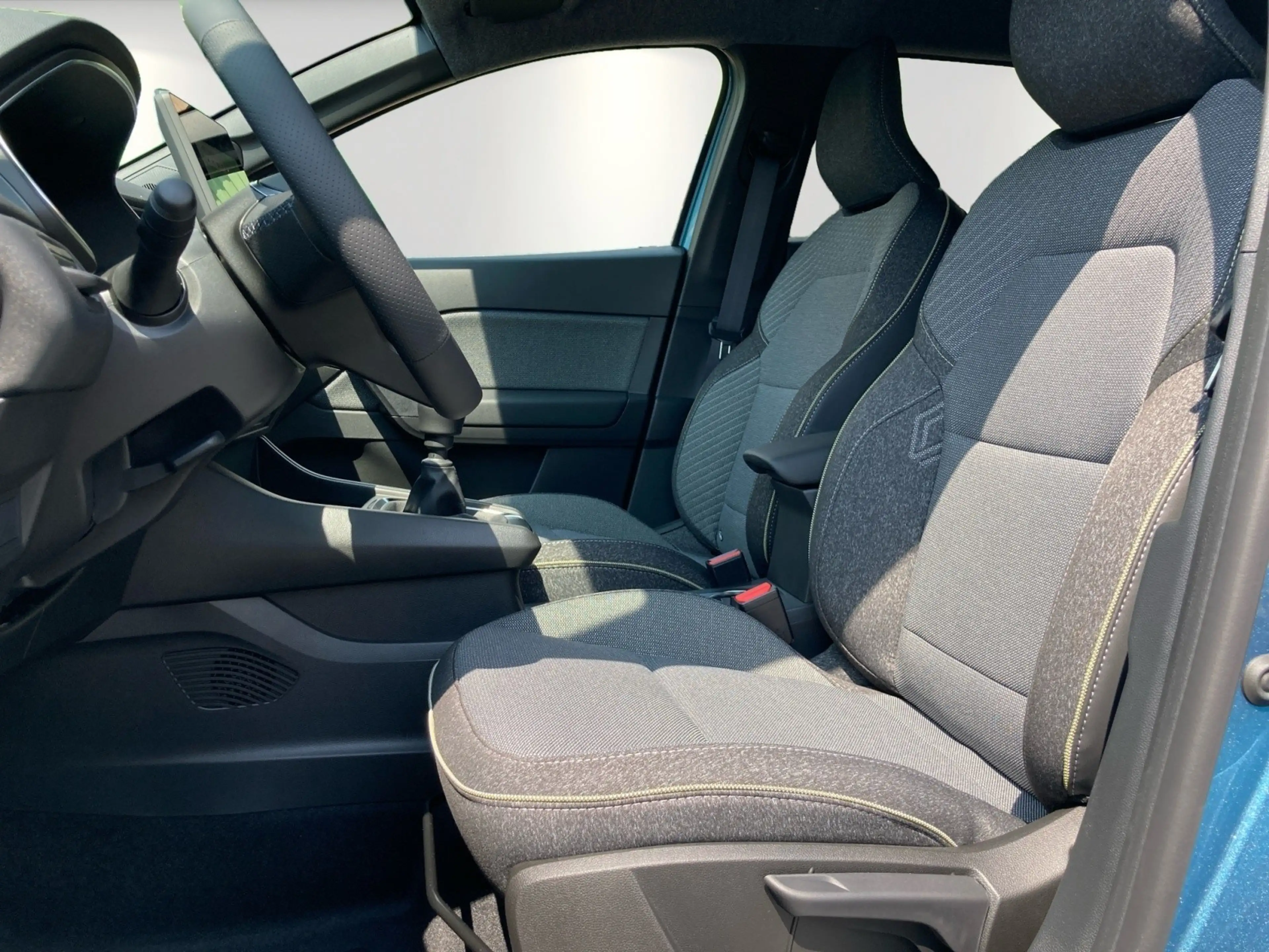 Renault Symbioz Techno Mild Hybrid 140 *Winter-Paket* — photo 8