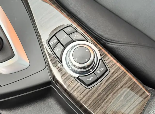 BMW 1 Series view 24