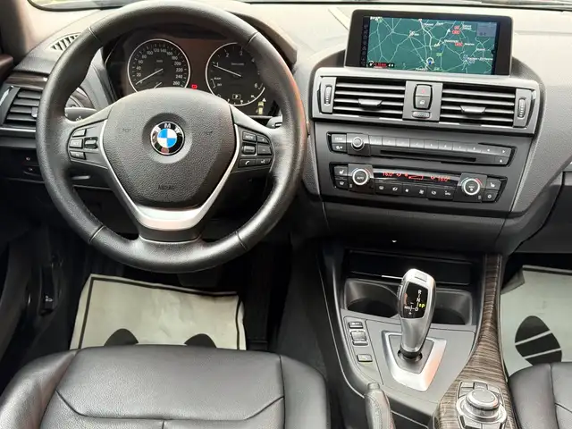 BMW 1 Series view 25