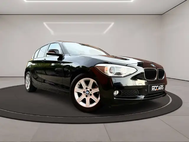 BMW 1 Series view 3