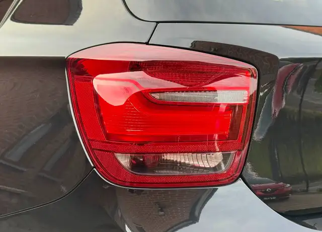BMW 1 Series view 9