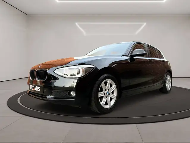 BMW 1 Series view 4