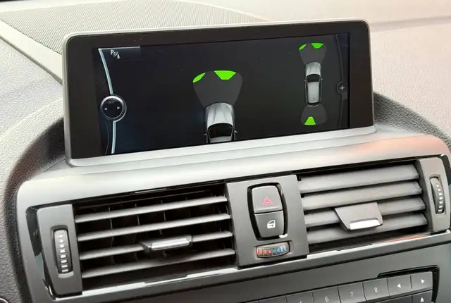 BMW 1 Series view 17