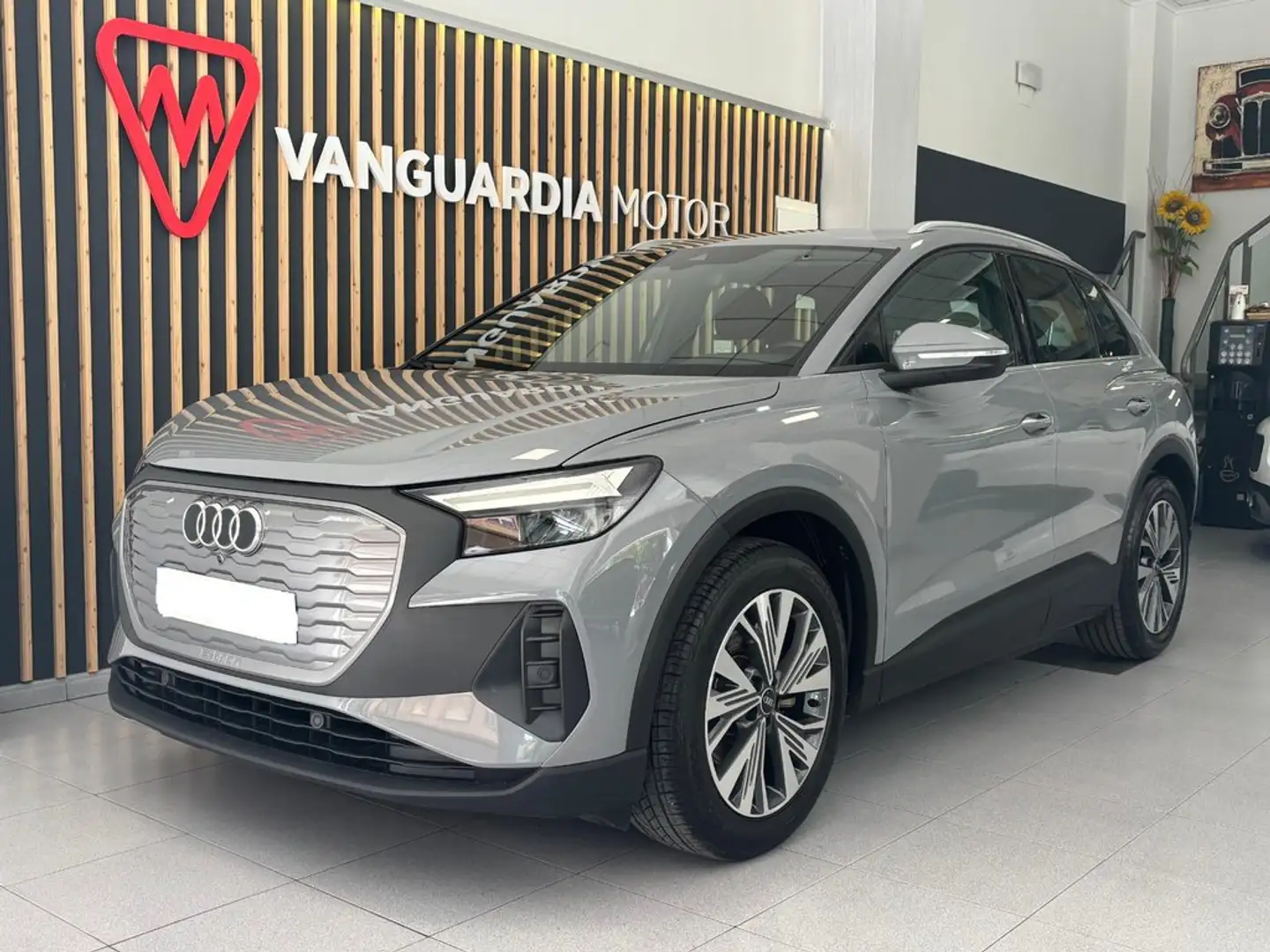 Audi Q4 e-tron Advanced 35 125kW 55kWh Gris - 1