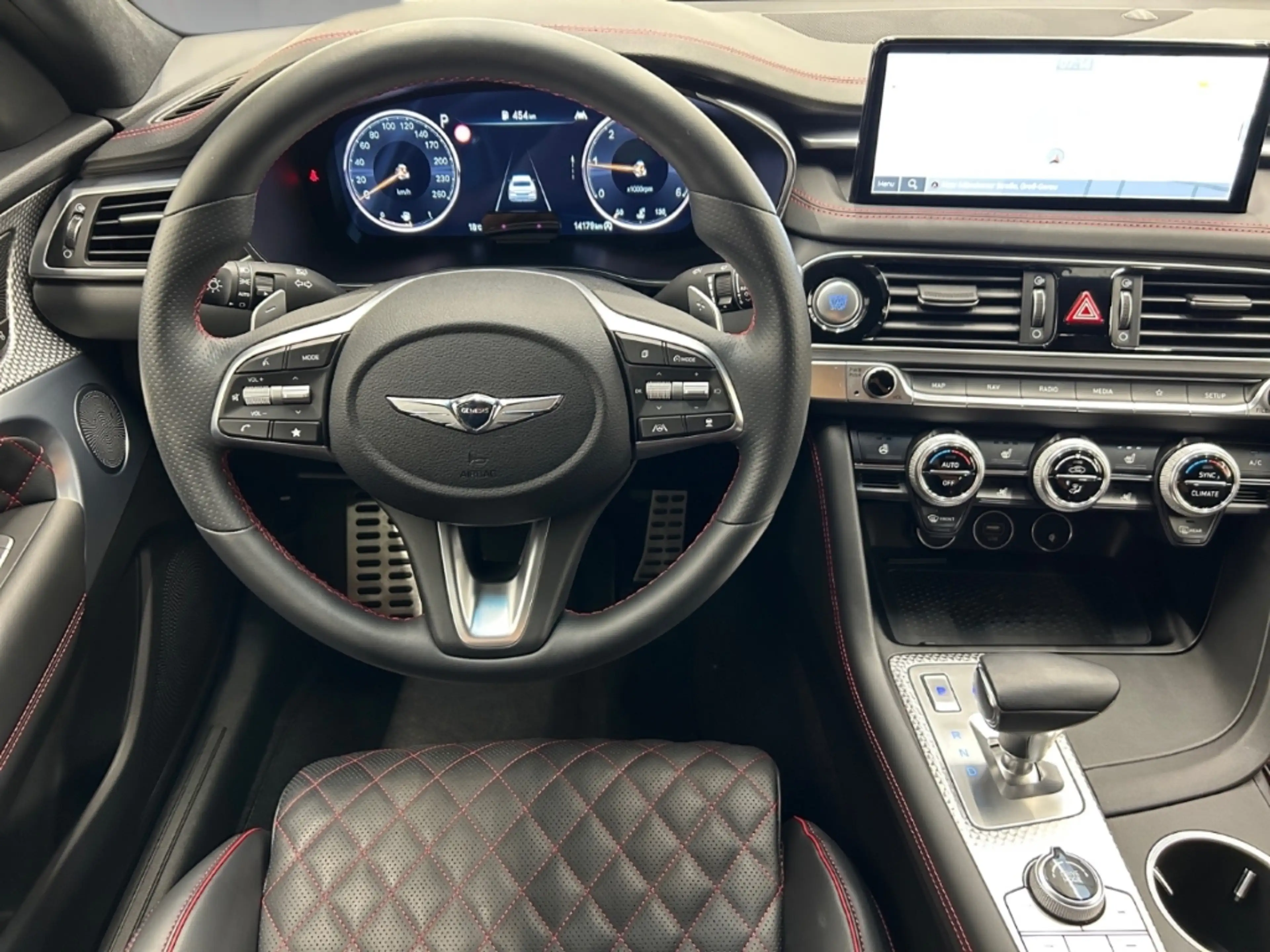 Genesis G70 Sport — photo 11