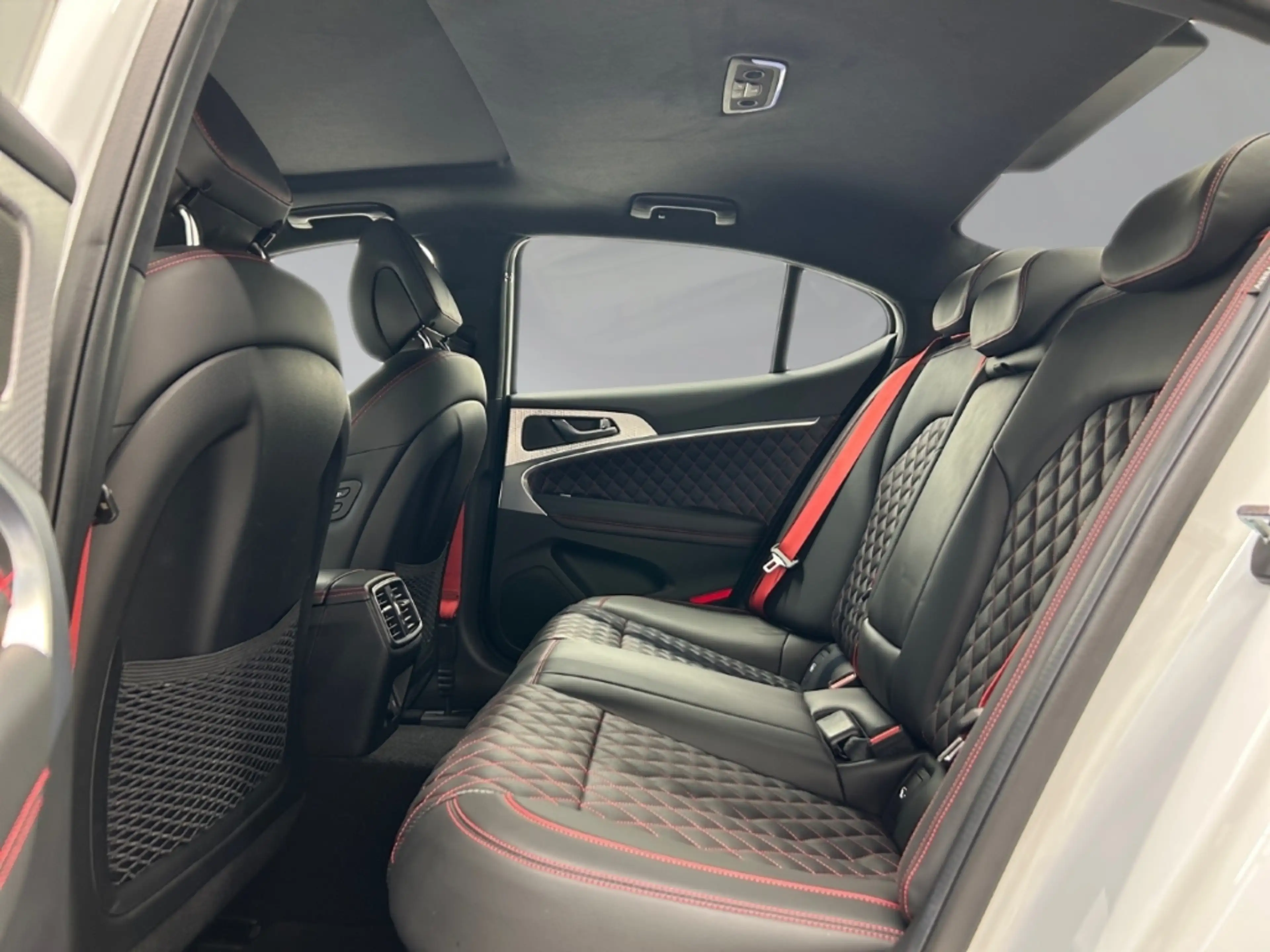 Genesis G70 Sport — photo 13
