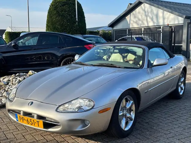 Jaguar XK8 4.0 V8 Convertible Cabriolet 1999 Youngtimer