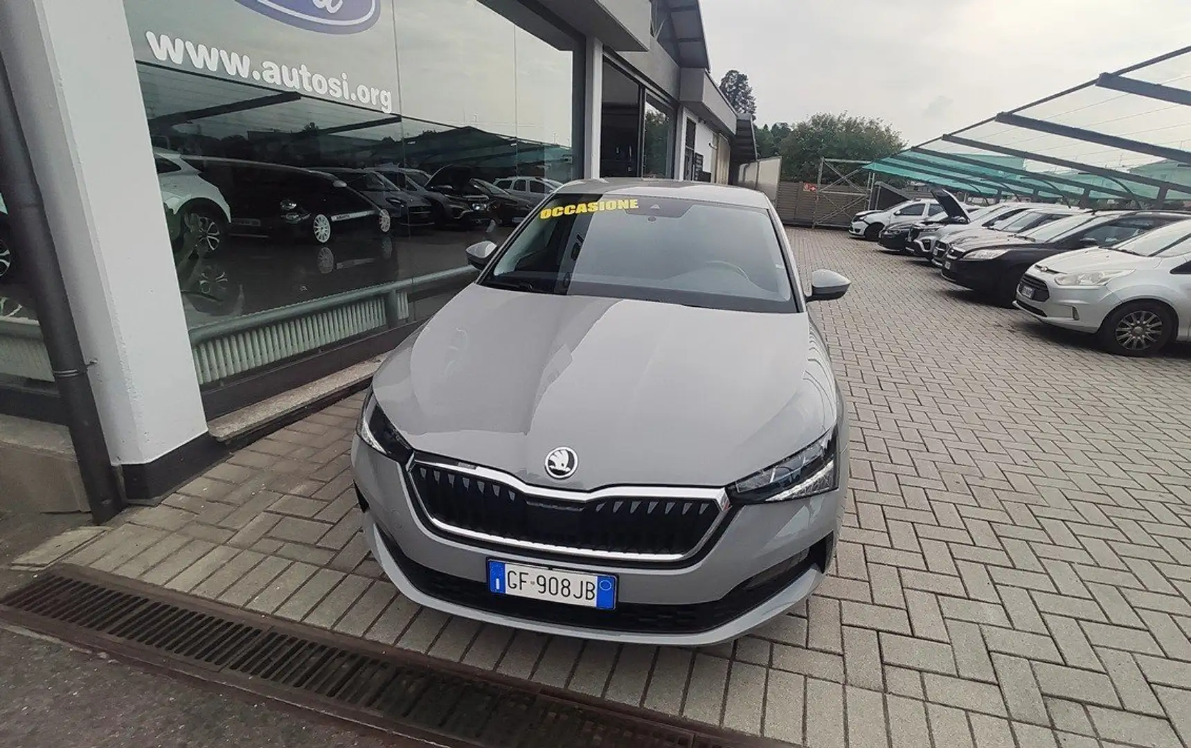 Skoda Scala Scala 2019 1.0 tsi Ambition 95cv Grijs - 2